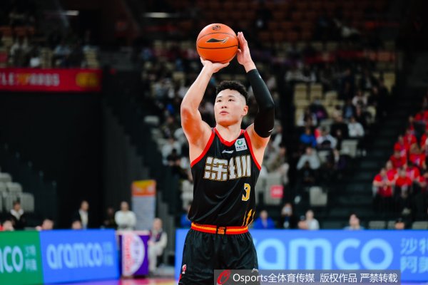 场内配资平台 正负值+21！贺希宁半场6中4贡献11分5板2断 三分4中3